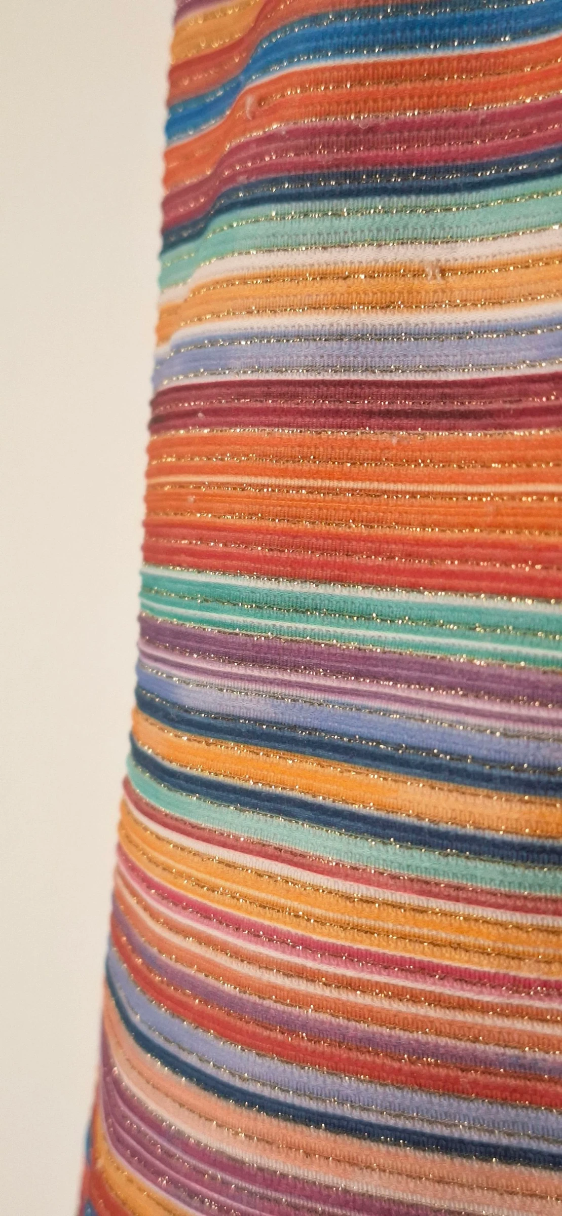 🩷 Lindo maiô Calzedonia arco-íris com glitter – Novo – Tamanho 6 anos ✨ – photo 3